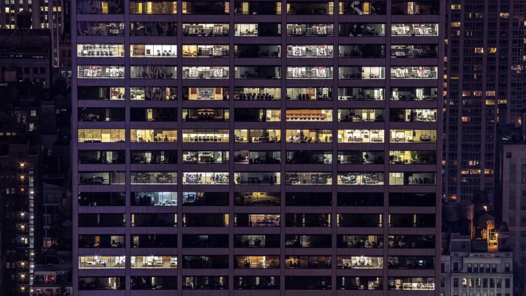 電力会社 乗り換え タイミング 電力会社の乗り換えで違約金や解約金は発生するのか？