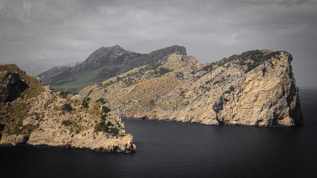 格安SIM 比較 無制限 データ無制限の格安SIMの契約方法は？