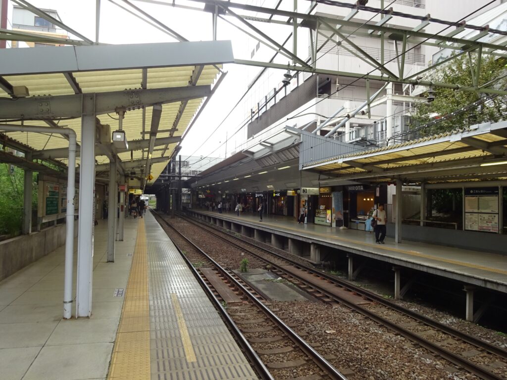明大前 ラーメン 高幡そば 明大前店：立ち食いそばとラーメンの融合